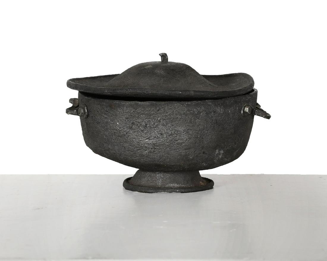 LORENZO BURCHIELLARO Container sculpture, 60s.: Container sculpture, 60s. Wrought iron.. Cm 17,00 x 13,00 x 18,00. Signature lower.