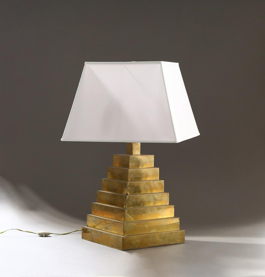 MANIFATTURA ITALIANA Table lamp, 70s.: ITALIAN WORK Table lamp, 70s. Painted metal, brass and fabric.. Cm 30,00 x 73,00 x 30,00.