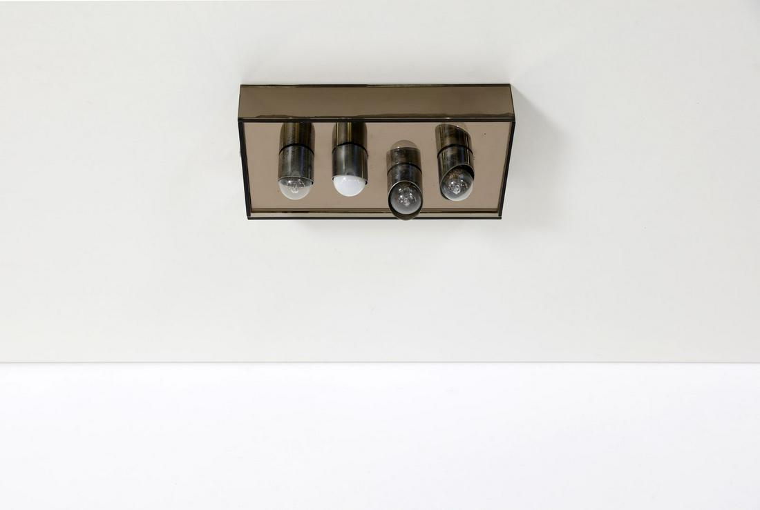 VECA 70s wall light.: 70s wall light. Metal, glass. Cm 37,50 x 7,00 x 19,50.