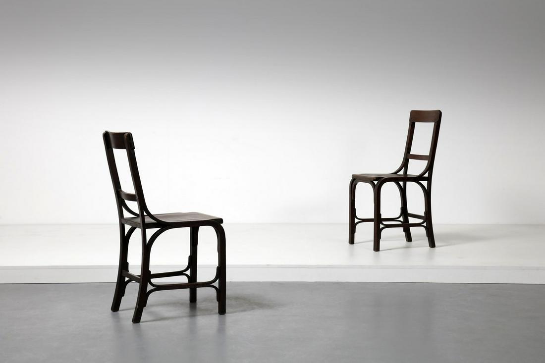 ANTONIO VOLPE UDINE attributed. Pair of 1950s chairs.: attributed. Pair of 1950s chairs. Curved beech. Cm 36,00 x 90,00 x 50,00.