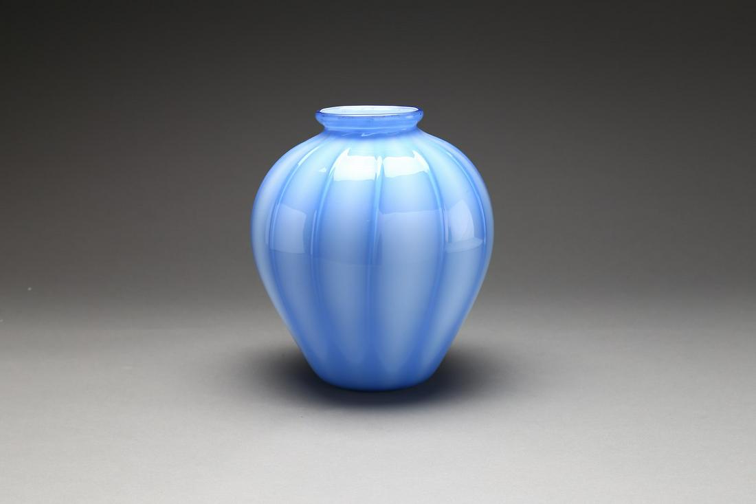 SAIAR FERRO TOSO  Vase in blue incamiciato glass (1 of 1)