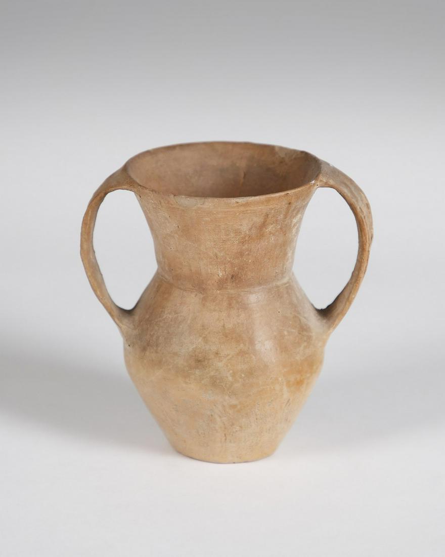 Arte Cinese Biconical amphora in burnished earthenware: Chinese Art Biconical amphora in burnished earthenware China, Qijia Culture, Neolithic Period, 2200-1600 b. C. . Cm 12,00 x 12,00. Included in the Technical expertise by Dr. Rispoli, Senior Archaeolog