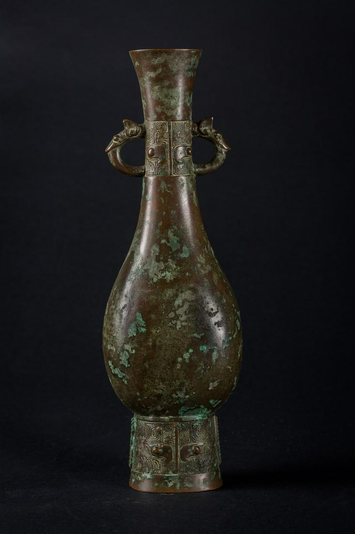 Arte Cinese  An archaic style bronze vase China or (1 of 6)