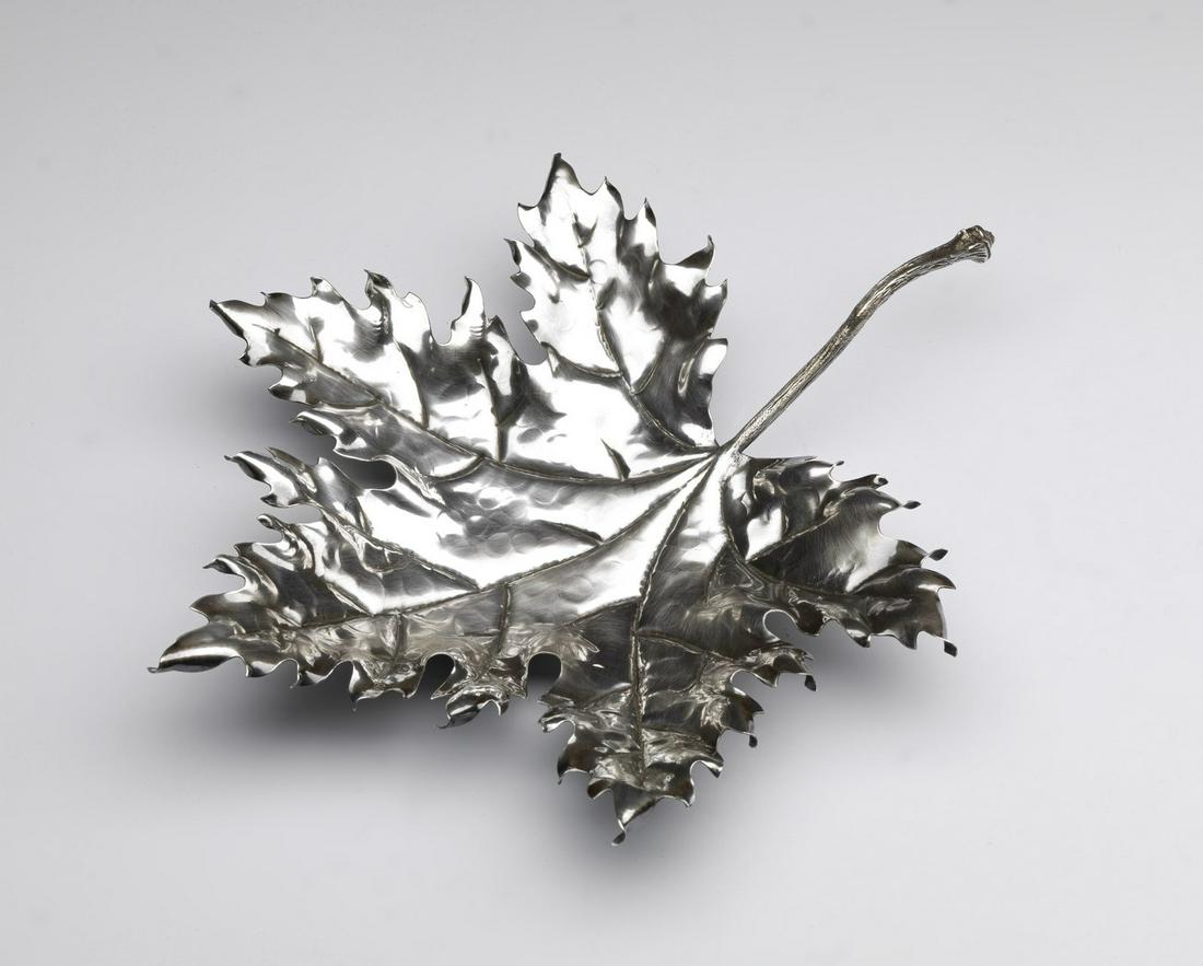 ARGENTERIA BUCCELLATI Silver maple leaf. (1 of 4)