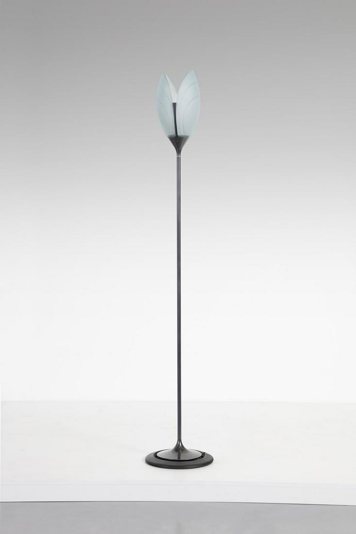 EZIO DIDONE Corolle floor lamp, Arteluce production.: Corolle floor lamp, Arteluce production. 1991. Painted metal and satin glass.. Cm 38,00 x 207,00.