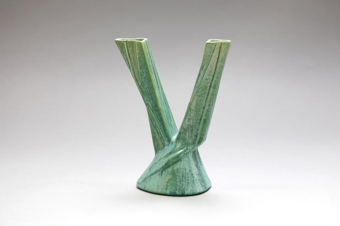 GUIDO ANDLOVITZ Flowerpot, Lavenia production.: Flowerpot, Lavenia production. Painted ceramics. Cm 17,00 x 22,00 x 10,00. Manufacturing brand, 1940s. 2416