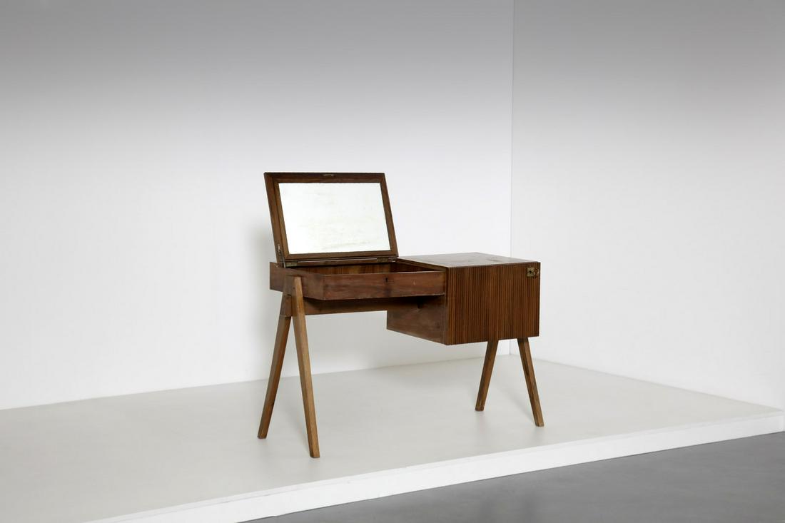 MANIFATTURA ITALIANA   Dressing table. (1 of 4)