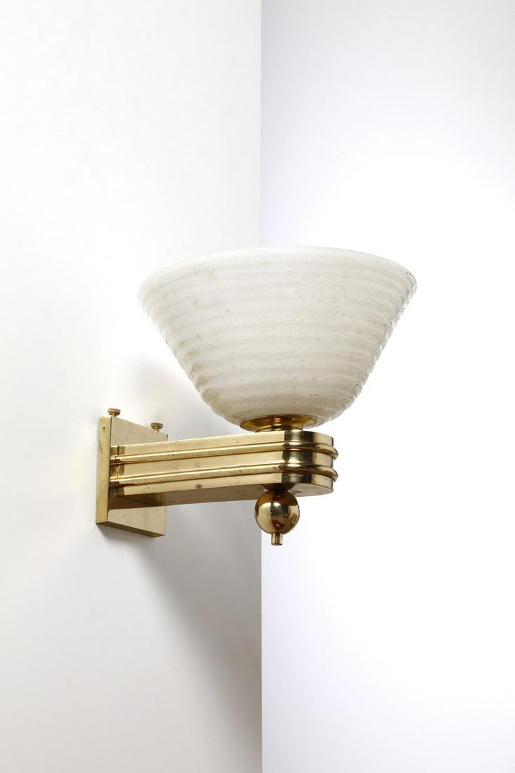 BAROVIER & TOSO Wall lamp.: Wall lamp. Murano glass and brass.. Cm 30,00 x 29,00 x 30,00. 1950s.