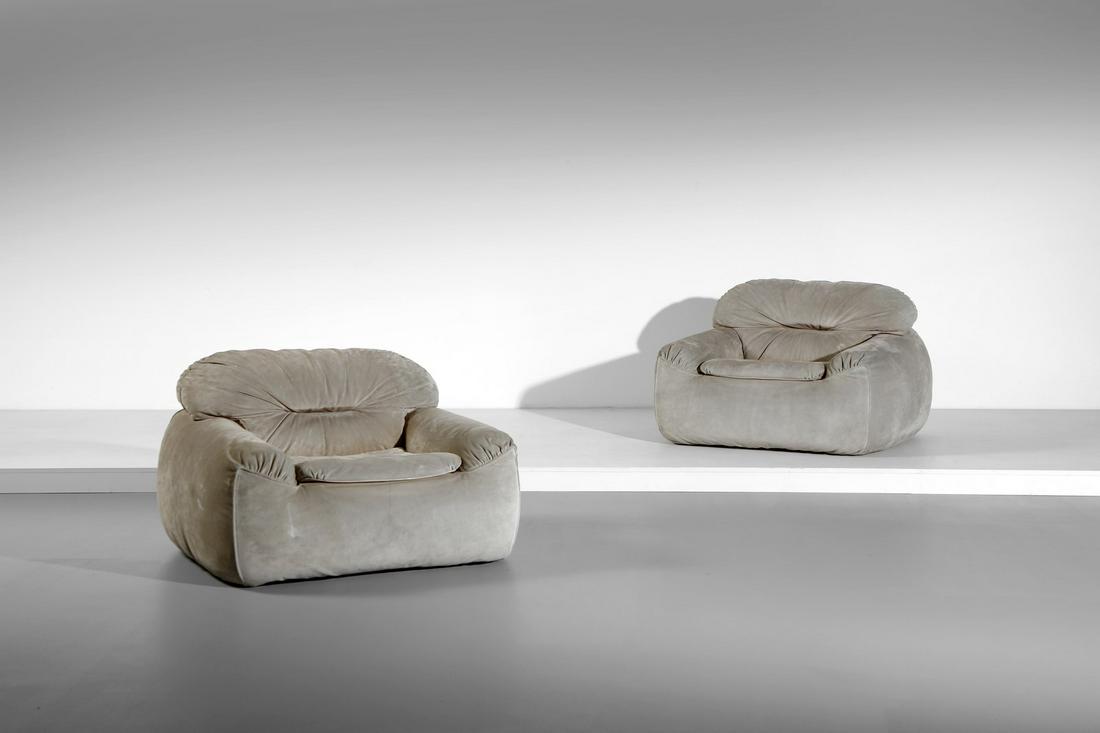 MANIFATTURA ITALIANA Pair of armchairs.: ITALIAN WORK Pair of armchairs. Suede and wood.. Cm 110,00 x 73,00 x 100,00. 1970s.
