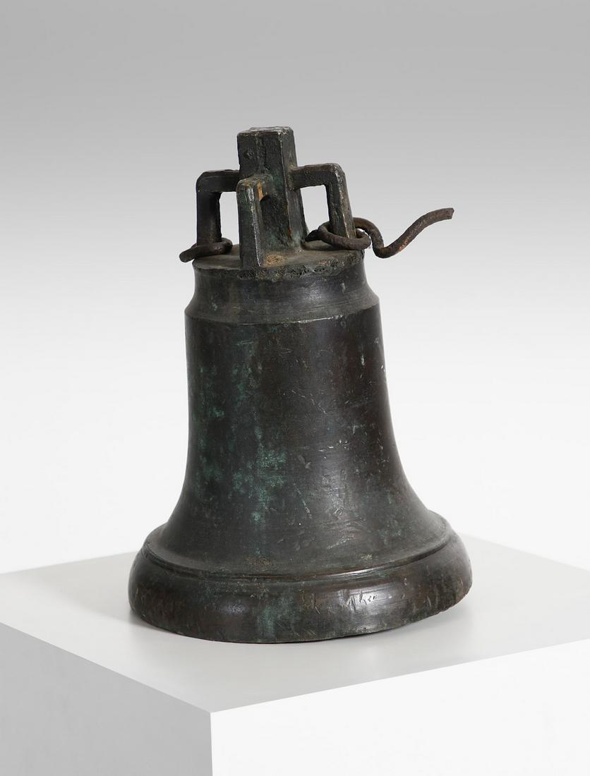 MANIFATTURA DEL XVIII SECOLO Bronze bell. (1 of 3)