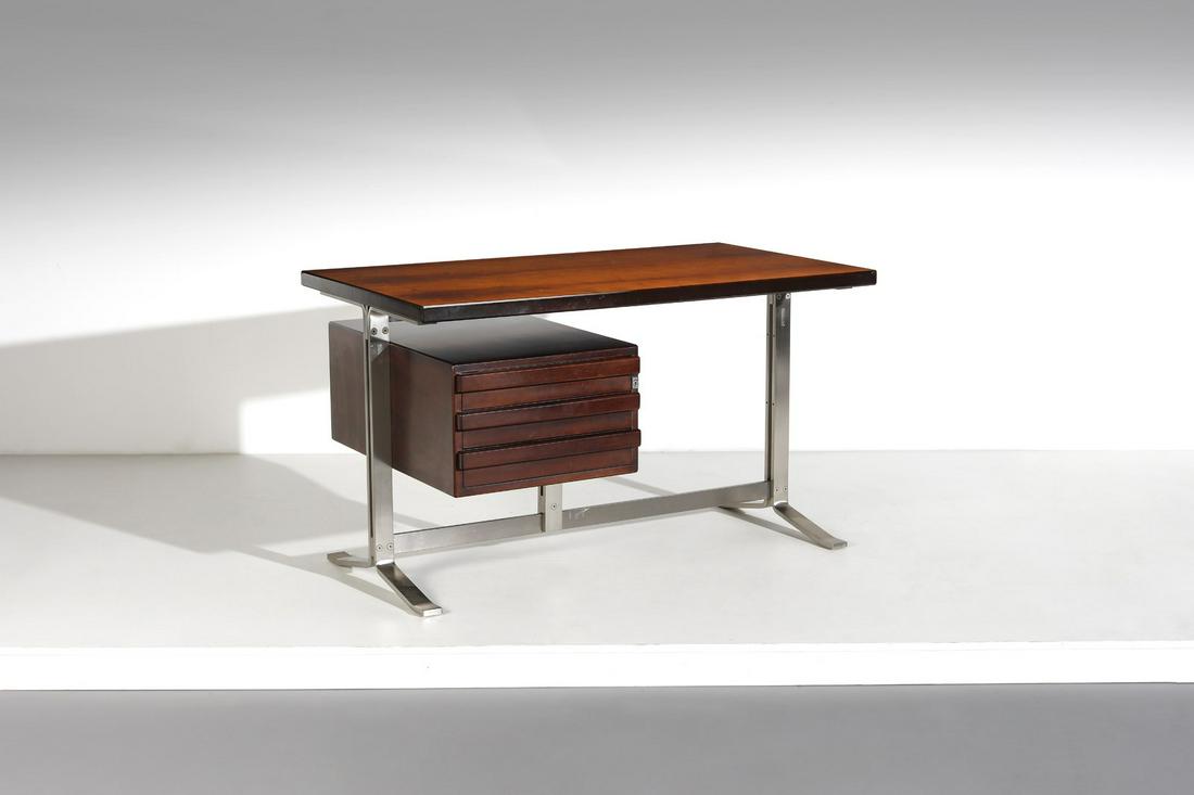 FORMANOVA Writing desk.: Writing desk. Laminated wood and chromed metal.. Cm 130,00 x 76,00 x 75,00. Manufacturing brand, 1970s.