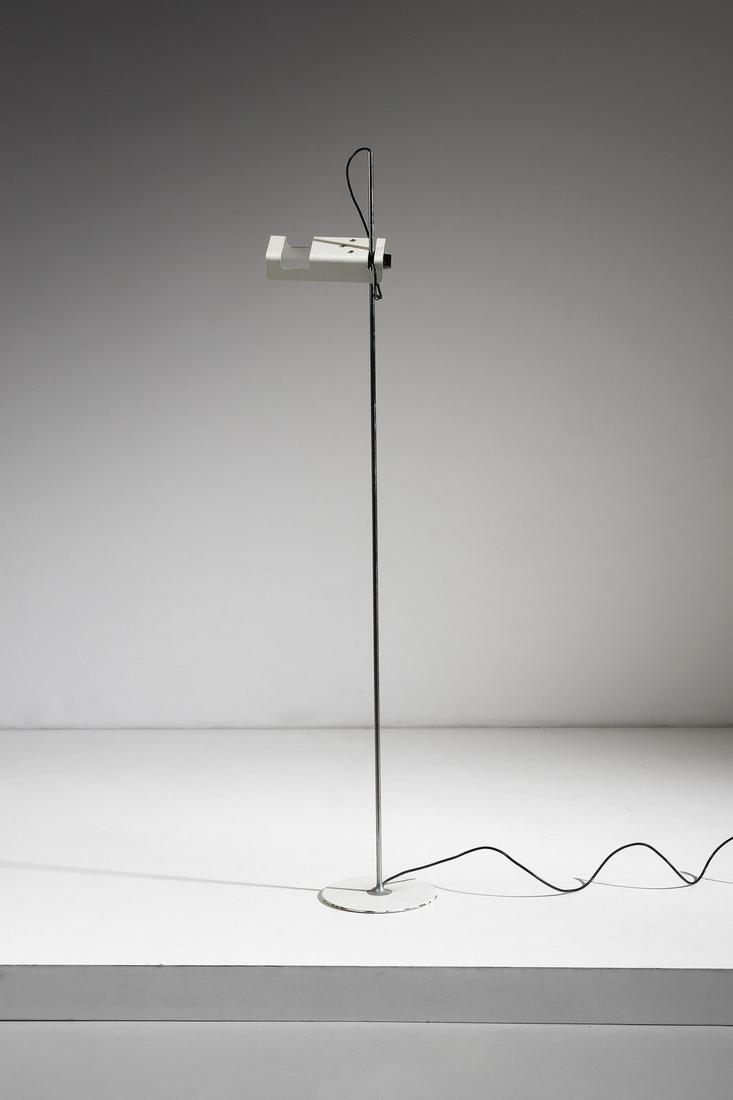 JOE COLOMBO Spider floor lamp for OLuce. (1 of 4)
