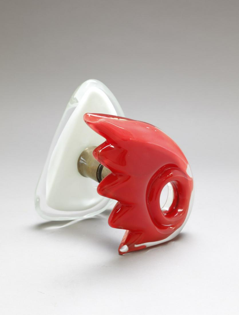 GIUSEPPE SANTOMASO Handle, Seguso production.: Handle, Seguso production. Submerged Murano glass and brass.. Cm 18,00 x 23,00 x 17,00. 1950s. Bibliografia (white model): Paolo De Poli, artigiano, imprenditore, designer, Edizioni il Poligrafo, 2017