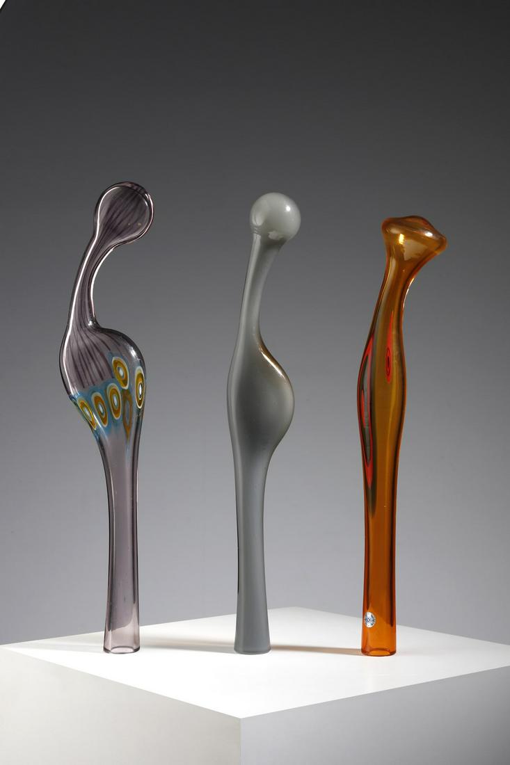 LA MURRINA Three figures of fantastic animals.: Three figures of fantastic animals. Murano glass.. Cm 8,00 x 46,00. 1960s.
