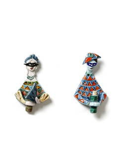 ELIO SCHIAVON Pair of appliques.: Pair of appliques. Painted ceramics. Cm 18,00 x 31,00 x 9,00. 1960s.
