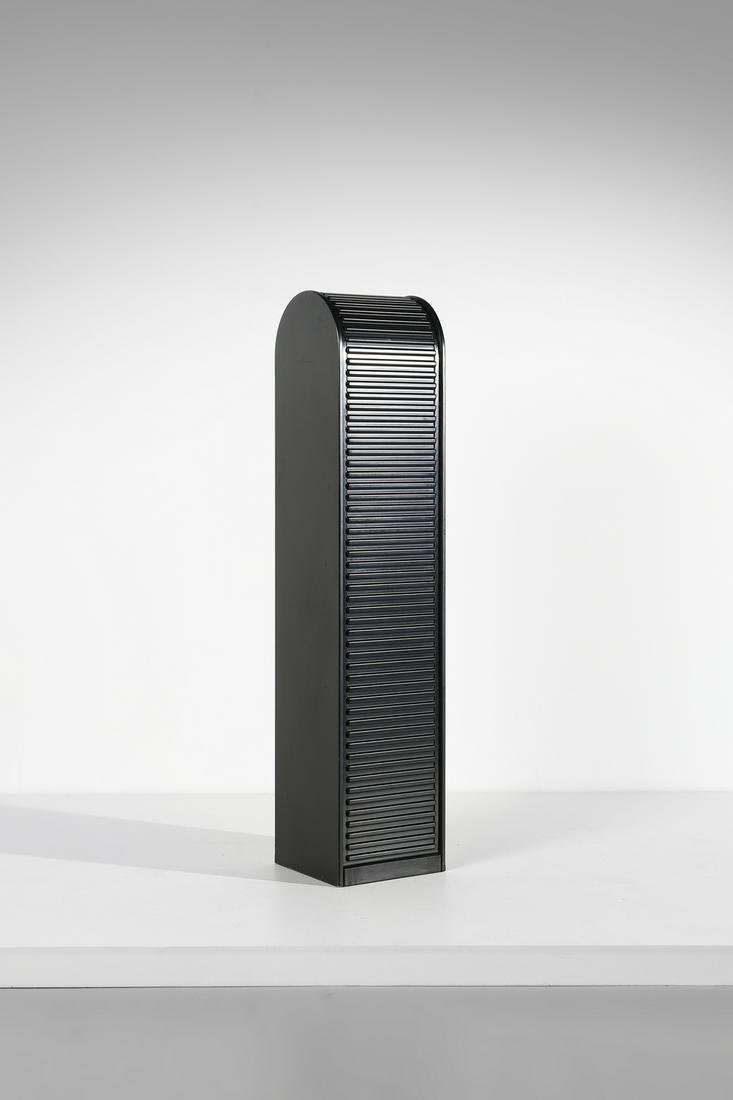 ALDO VAN DEN NIEUWELAAR Amsterdammer for Pastoe.: Amsterdammer for Pastoe. Lacquered wood.. Cm 56,00 x 170,00 x 50,00. 1980s.