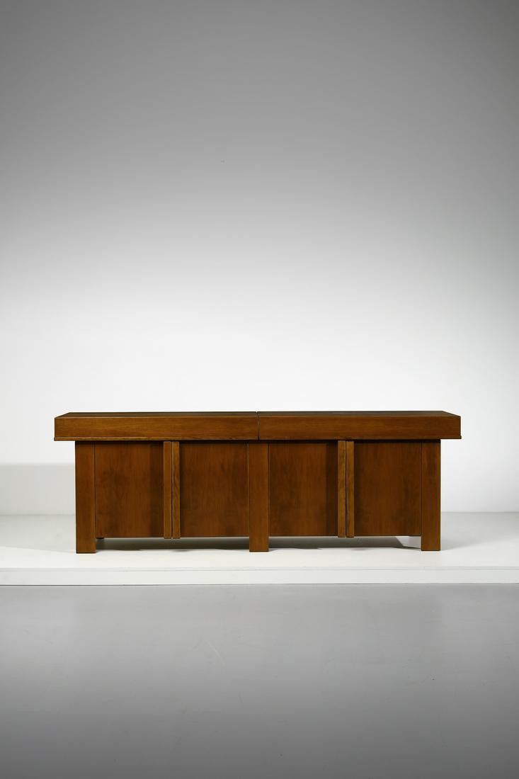SILVIO COPPOLA Credenza per Bernini .: Credenza per Bernini . 1966. Legno di noce.. Cm 250,00 x 85,00 x 60,00.