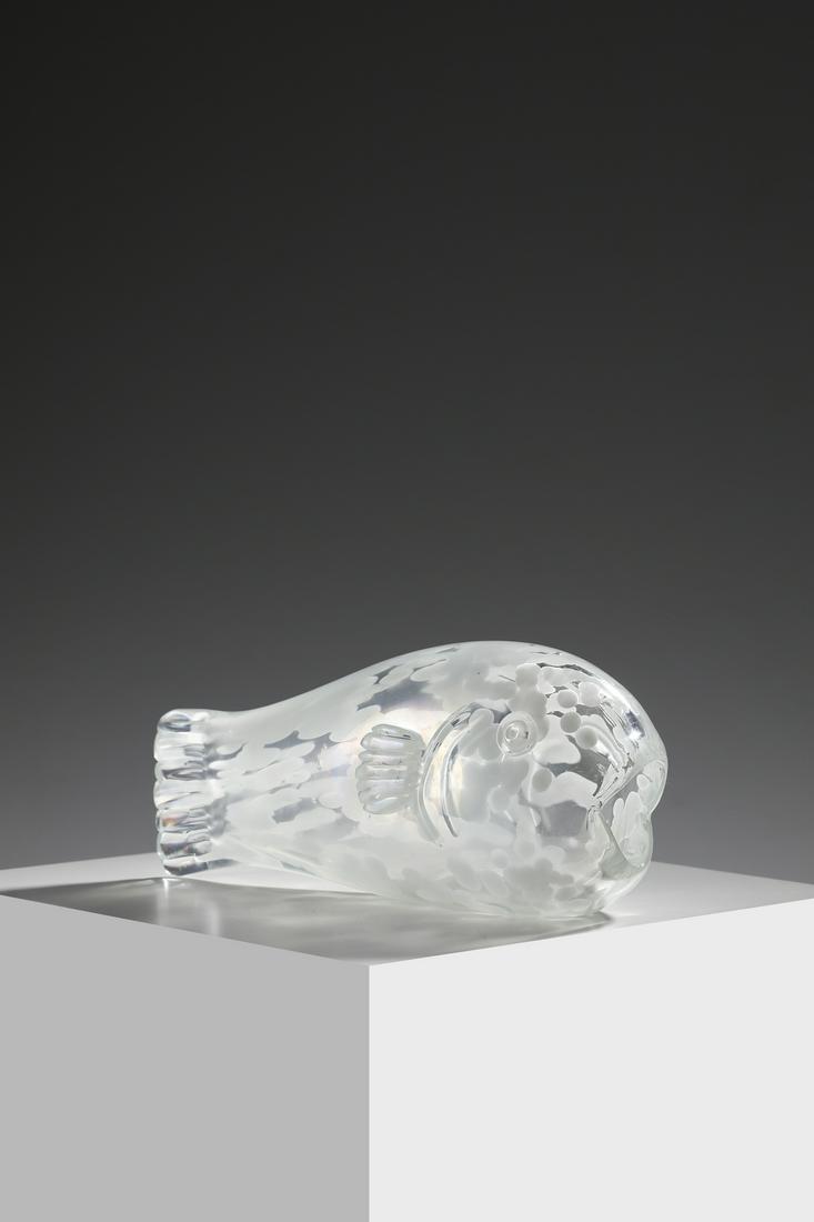 VENINI  Figura di pesce per Venini in vetro trasparente decorato da macchie irregolari in vetro (1 of 6)