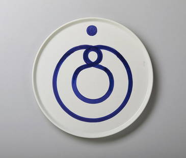 ALIGHIERO BOETTI Per Alitalia.: Per Alitalia. 1986. Ceramic. Cm 28,00 x 28,00. 845/1600. Signature and edition at the back. Ceramic plate with blue enamel decoration made for Alitalia. Production workshop 'La Gioconda', Deruta. Tota