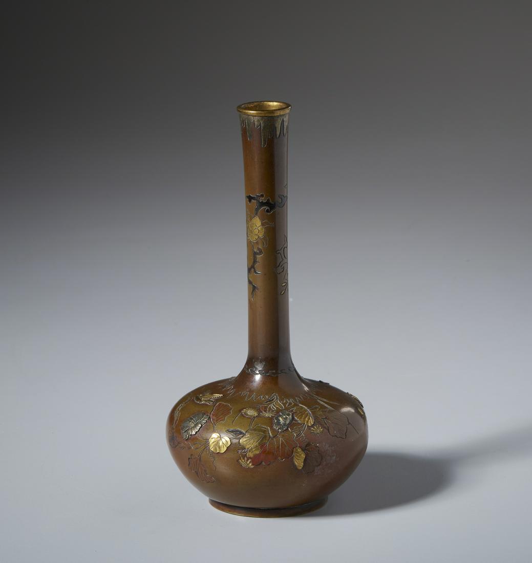 Arte Giapponese Bottle vase with gold ageminaJapan, Meiji, 19th century.: Japanese art Bottle vase with gold ageminaJapan, Meiji, 19th century. . Cm 9,00 x 18,40.