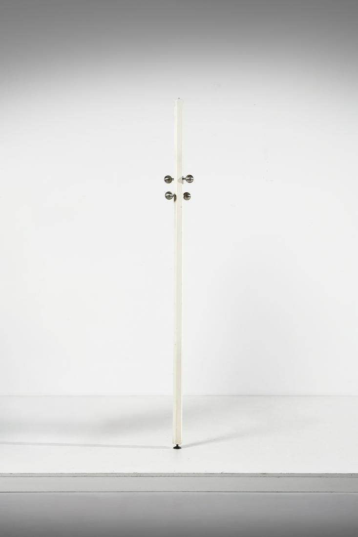 FORMANOVA Coat hanger.: Coat hanger. Lacquered wood and polished steel.. Cm 20,00 x 208,00 x 20,00. 1980s.
