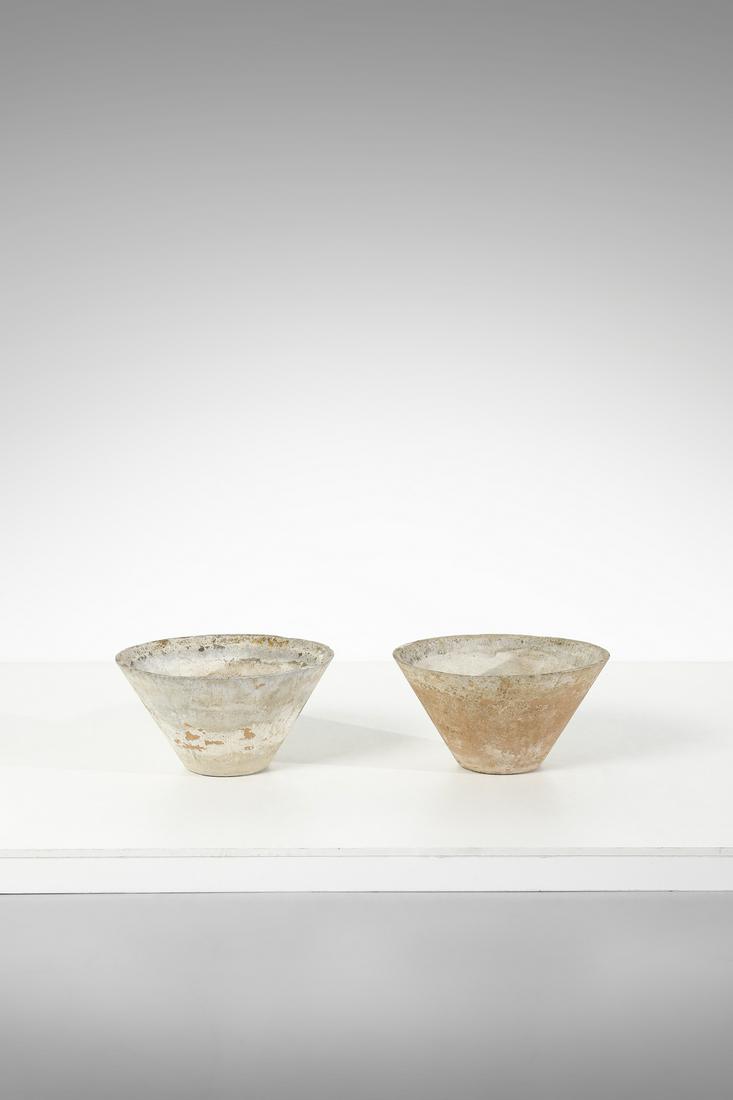 WILLY GUHL attributed. Pair of flowerpots.: attributed. Pair of flowerpots. Cement fiber.. Cm 57,00 x 32,00 x 57,00. 1960s.