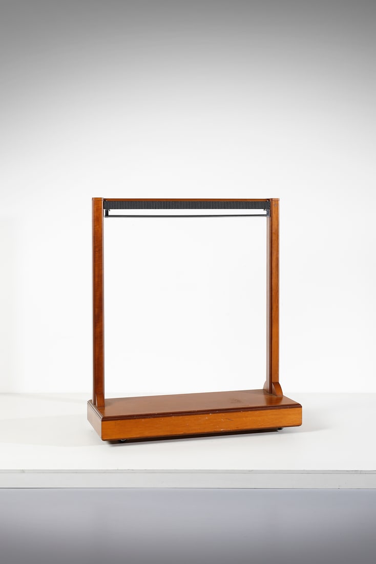 MANIFATTURA ITALIANA Clothes hangers.: ITALIAN WORK Clothes hangers. Wood and chromed metal.. Cm 127,00 x 148,00 x 53,00. 1960s.