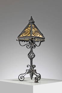 SCUOLA DI UMBERTO BELLOTTO Table lamp, Venice.: SCUOLA DI UMBERTO BELLOTTO Table lamp, Venice. Wrought iron.. Cm 23,00 x 20,00 x 23,00. 1920s.