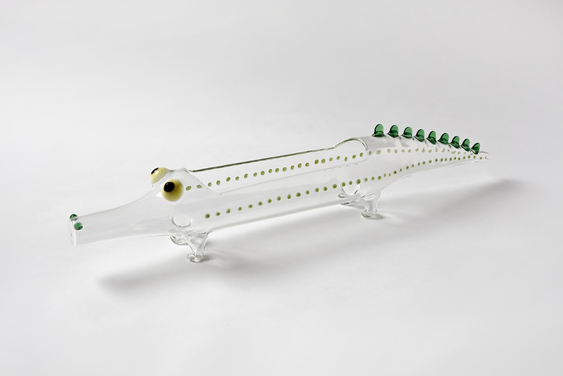 MASSIMO LUNARDON CrokigrisZoomorphic centerpiece.: LUNARDON MASSIMO (n. 1964) CrokigrisZoomorphic centerpiece. 1994. Borosilicate glass with green, yellow and black glass applications.. Cm 64,00 x 12,00 x 8,00. Signed.