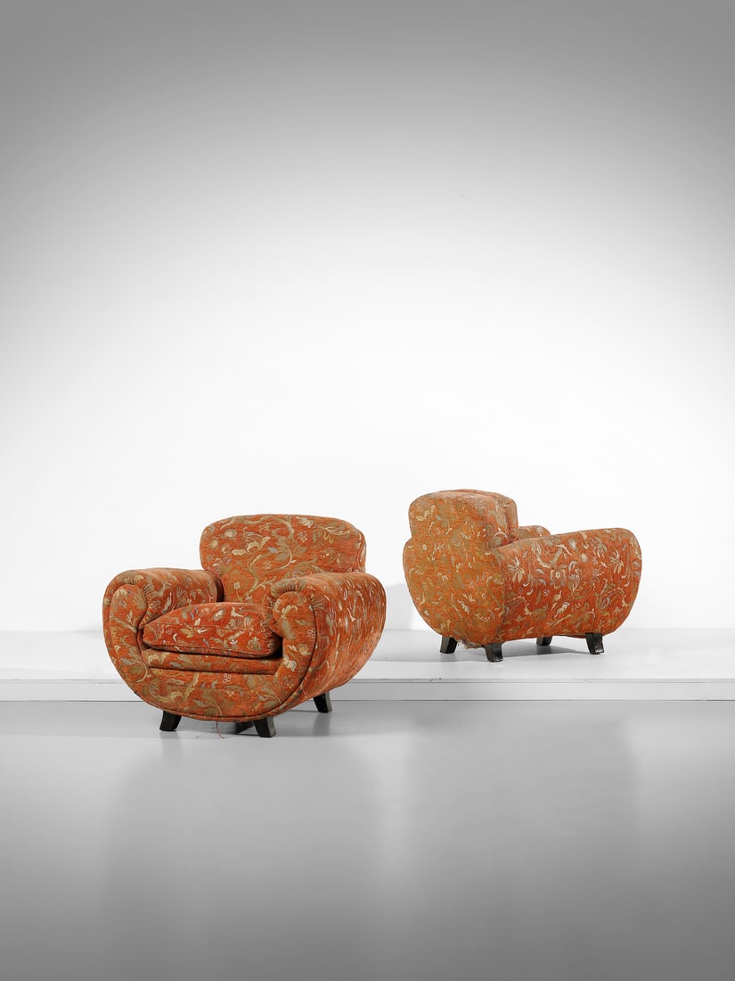 MANIFATTURA ITALIANA Pair of armchairs.: ITALIAN WORK Pair of armchairs. Wood and padded fabric.. Cm 96,00 x 83,00 x 87,00. 1930s / 1940s.