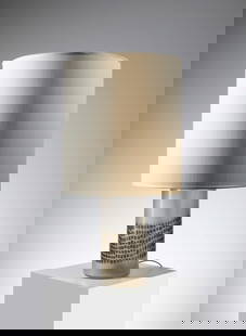 LUCIANO VISTOSI Table lamp.: VISTOSI LUCIANO (1931 - 2010) Table lamp. Etched glass on the internal surface decorated with inclusion of gold leaf and a band of murrine, painted metal structure, fabric lampshade.. Cm 44,00 x 82,00