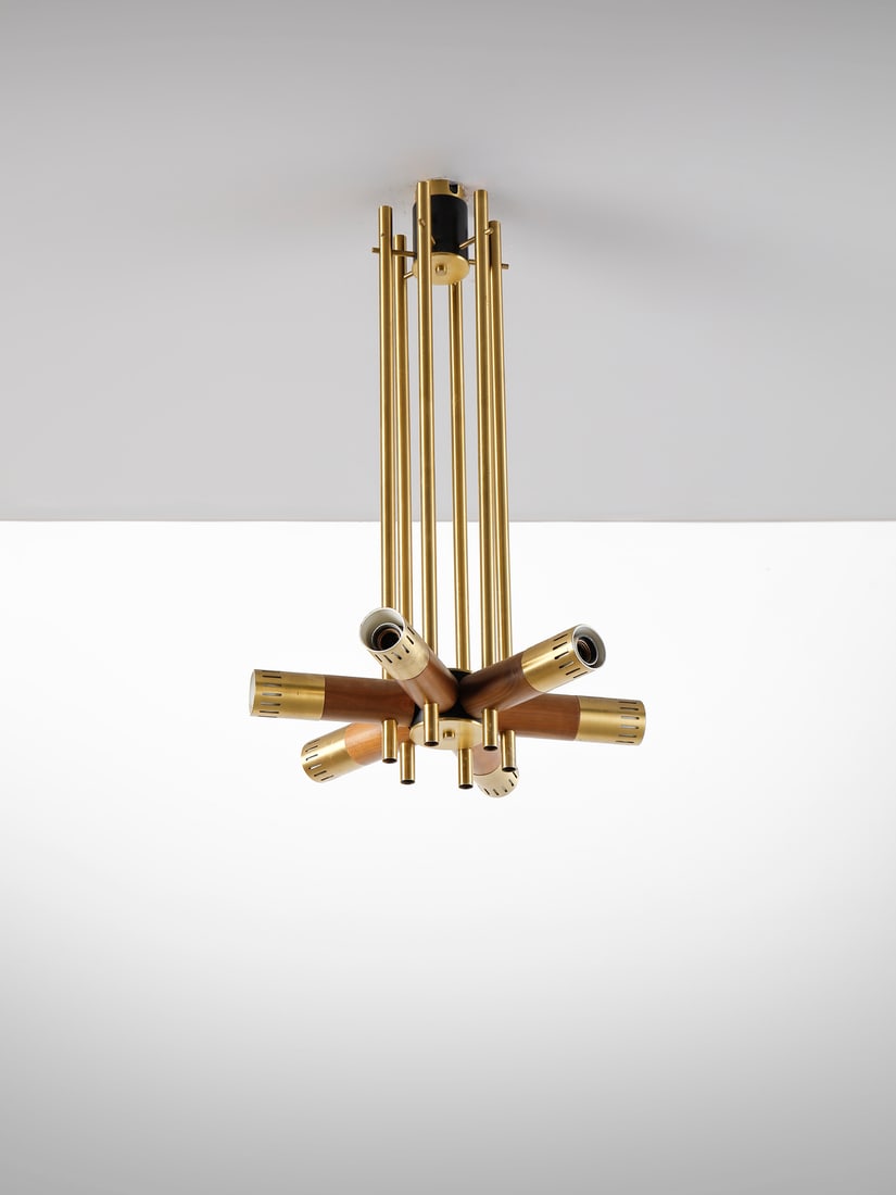 ANGELO BROTTO Six-lights pendant lamp for Esperia, Poggibonsi.: BROTTO ANGELO (1914 - 2002) Six-lights pendant lamp for Esperia, Poggibonsi. Wood, brass and painted metal. Cm 57,00 x 100,00 x 57,00. 1970s.Production label.