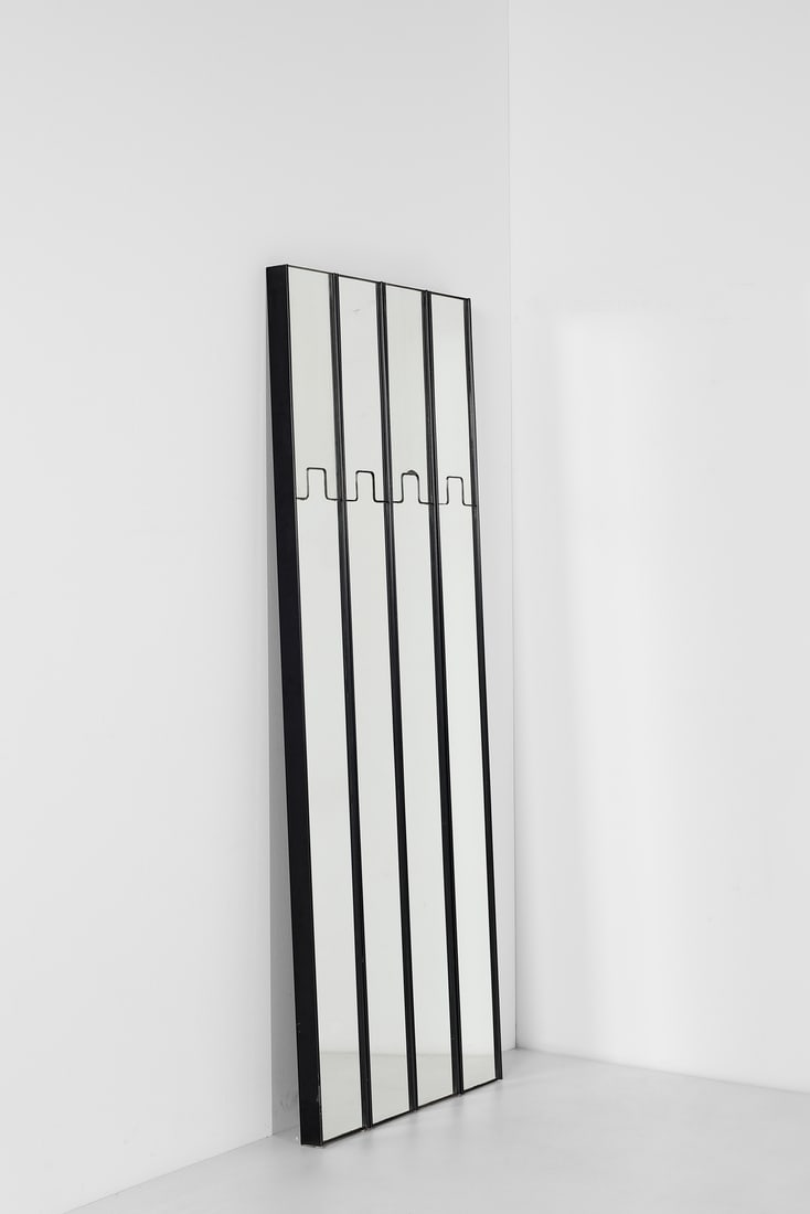 LUCIANO BERTONCINI Gronda clothes hanger mirror (4 modules) for Elco, Scorzè.: BERTONCINI LUCIANO Gronda clothes hanger mirror (4 modules) for Elco, Scorzè. Molded ABS and mirror.. Cm 19,50 x 200,50 x 6,00. 1970s.Measurements referring to the single module.Provenance: Giovannet