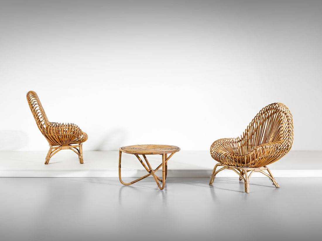 MANIFATTURA ITALIANA Pair of armchairs with coffee table.: ITALIAN WORK Pair of armchairs with coffee table. Rush, rattan and debarked.. . 1960s. Dimensions: armchairs 98 x 91 x 80 cm; coffee table 46 x 75 cm