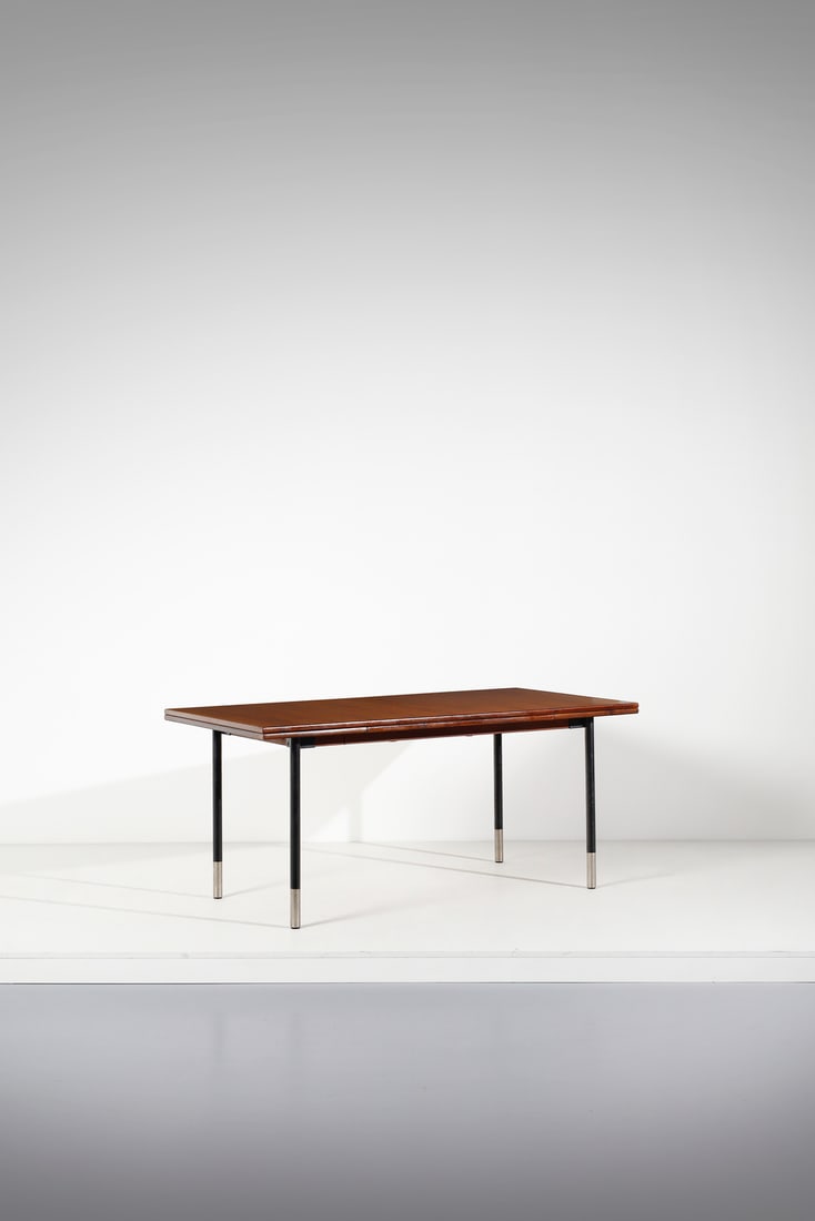 MANIFATTURA ITALIANA Extendable table. (1 of 5)