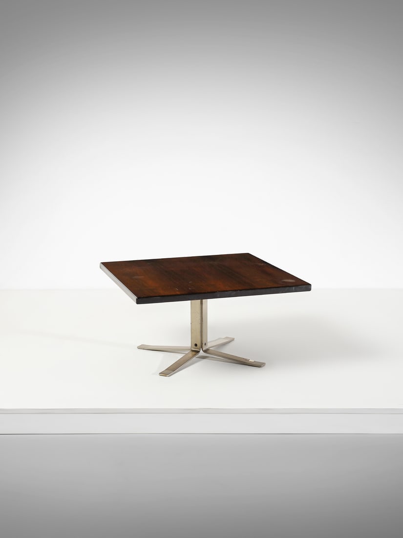 GIULIO MOSCATELLI Coffee table for Formanova, Italy.: MOSCATELLI GIULIO (1917 - 1994) Coffee table for Formanova, Italy. Brushed steel and wood.. Cm 75,00 x 39,00 x 75,00. 1960s.Production label.