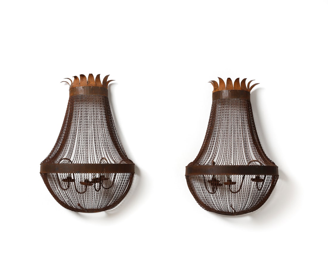 MANIFATTURA ITALIANA Pair of large wall lamps. (1 of 3)