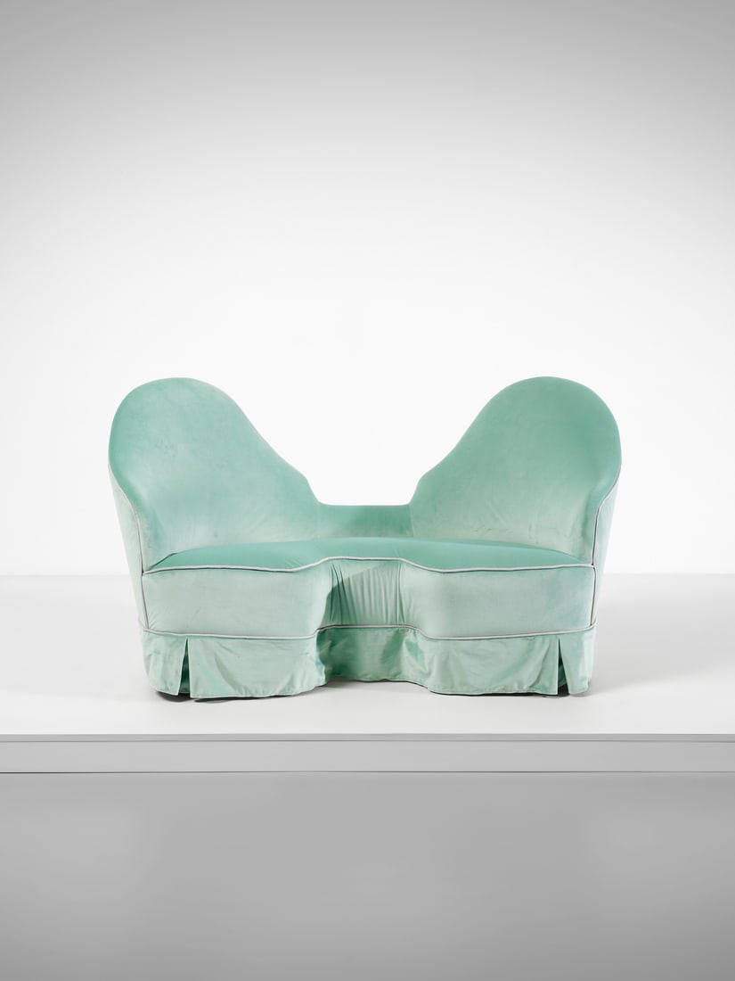 MANIFATTURA ITALIANA Sofa.: ITALIAN WORK Sofa. Wood and padding velvet.. Cm 150,00 x 83,00 x 71,00. XXth century.