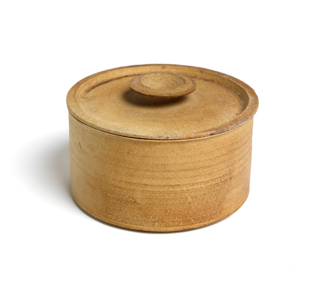 NANNI VALENTINI Circular box with lids for Manifattura Ceramiche Arcore.: VALENTINI NANNI (1932 - 1985) Circular box with lids for Manifattura Ceramiche Arcore. Brown glazed stoneware.. Cm 20,00 x 13,00 x 20,00. 1970s.Signed "CA" under the base.