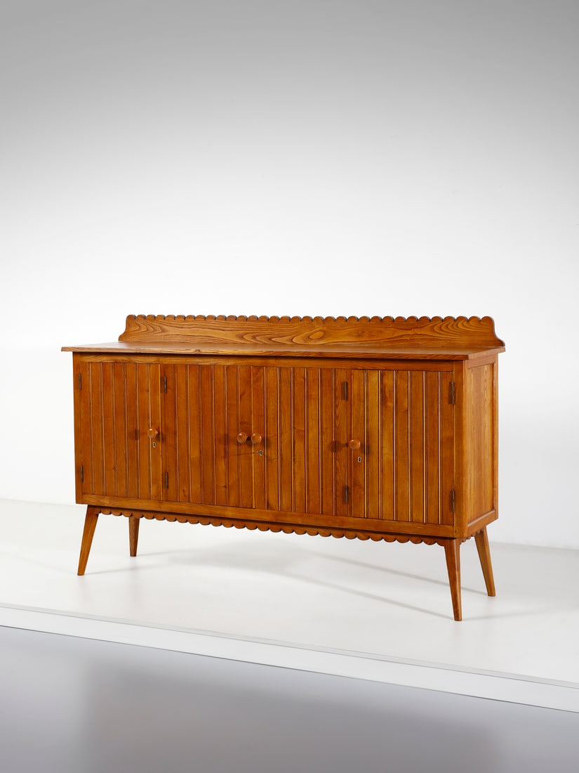 MANIFATTURA ITALIANA Four-doors sideboard.: ITALIAN WORK Four-doors sideboard. Oak.. Cm 197,00 x 120,00 x 50,00. 1950s.