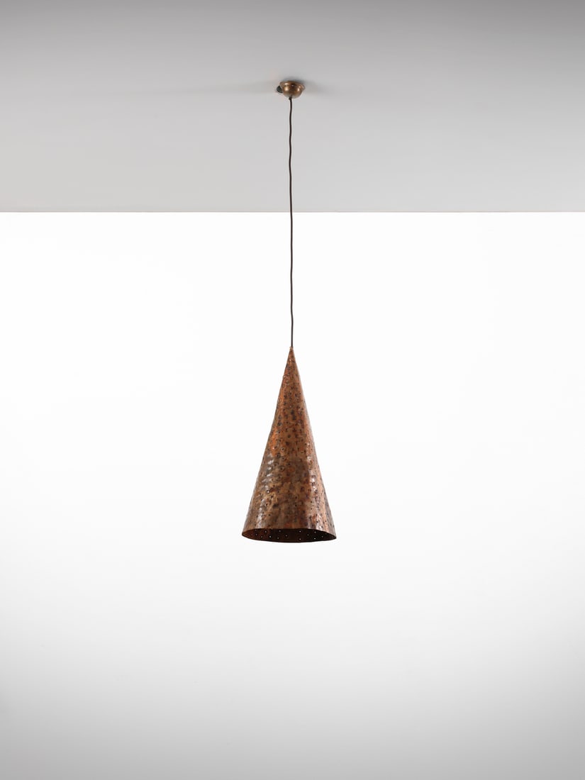 MANIFATTURA ITALIANA Suspension lamp with conical diffuser.: ITALIAN WORK Suspension lamp with conical diffuser. Copper.. Cm 35,00 x 65,00 x 35,00. 1950s.