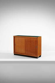 GIO PONTI Sideboard with two sliding doors. (1 of 5)