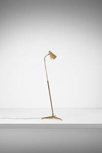 ANGELO OSTUNI 301 extendable and adjustable floor lamp for O-Luce, Milan.: OSTUNI ANGELO (1904 - 1981) 301 extendable and adjustable floor lamp for O-Luce, Milan. 1950. Brass and painted aluminium.. . Dimensions: 132/186x52x45Literature: T. Braeuniger, O-Luce di Giuseppe Ost