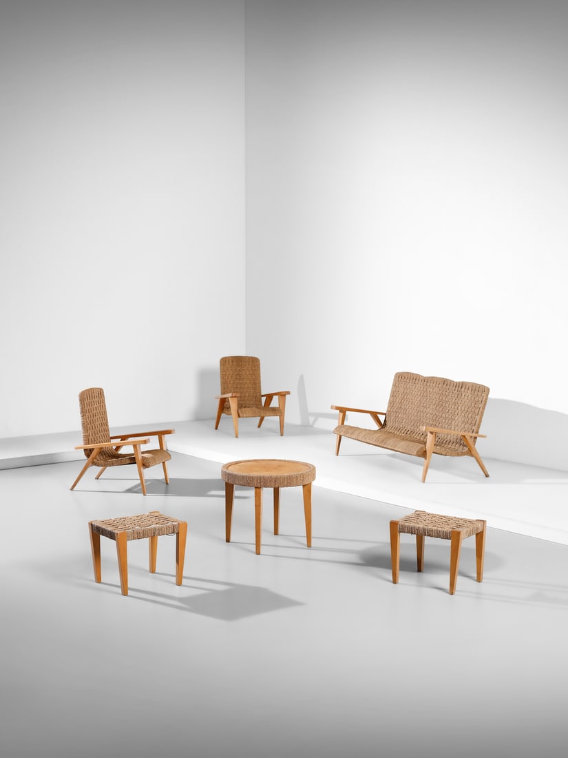 AUGUSTO ROMANO attribuito. Salotto composto da un divano, due poltrone, un tavolino e due sgabelli. (1 of 7)