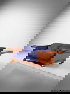 FRANK LLOYD WRIGHT Divano mod. Robie 3 per Cassina, Meda.: WRIGHT FRANK LLOYD (1867 - 1959) Divano mod. Robie 3 per Cassina, Meda. Legno di ciliegio e microfibra imbottita.. Cm 239,00 x 63,50 x 102,50. Anni Ottanta.Marchio della produzione sulle fodere.Dimens