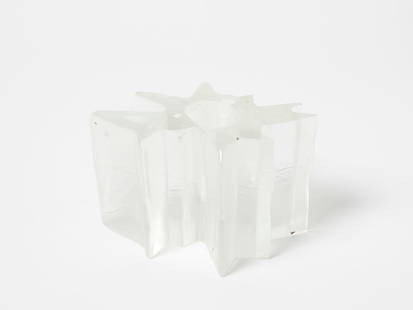 ANGELO MANGIAROTTI Sculpture-pen holder for Vistosi, Murano.: MANGIAROTTI ANGELO (1921 - 2012) Sculpture-pen holder for Vistosi, Murano. Molded crystal glass with etched surface.. Cm 21,00 x 12,00 x 18,00. 1960s.