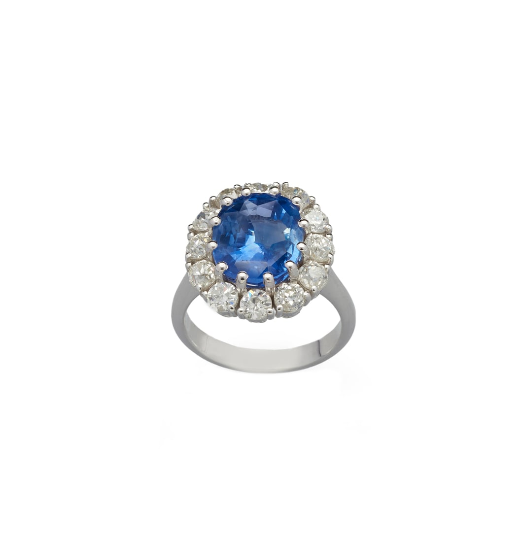 18k white gold ring with Ceylon blue sapphire and diamonds. (1 of 3)