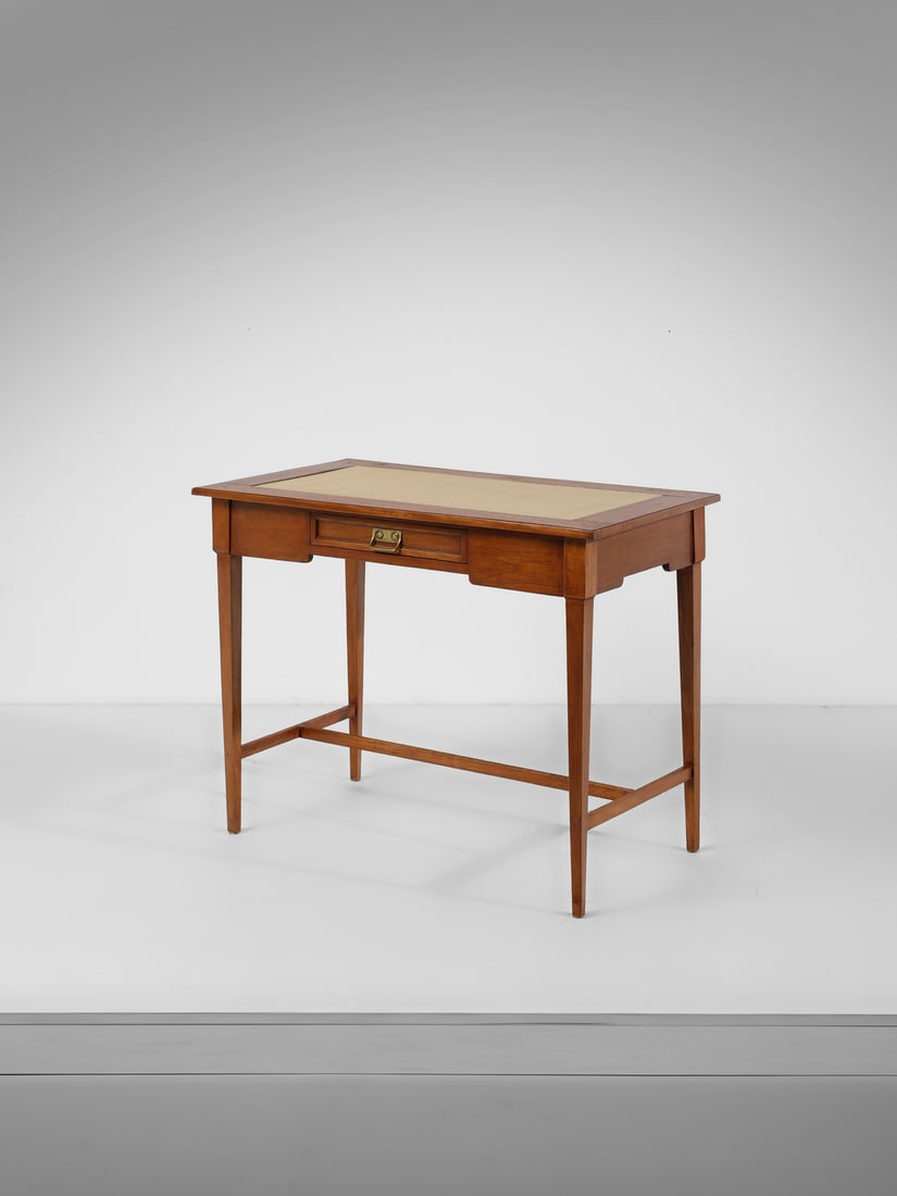 EUGENIO QUARTI Desk.
