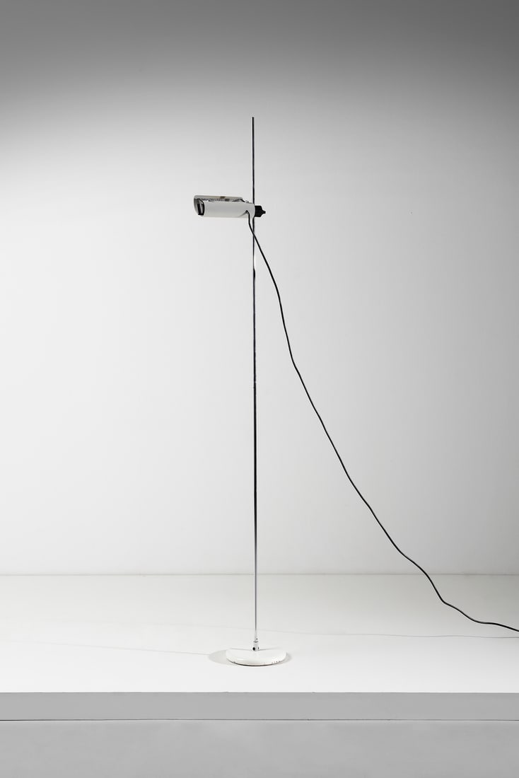 JOE COLOMBO 3326 floor lamp for O-Luce, Milan. (1 of 4)