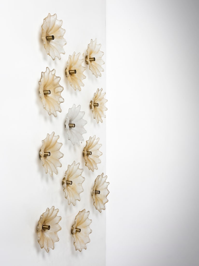 MANIFATTURA ITALIANA Twelve flower-shaped ceiling or wall lamps. (1 of 2)